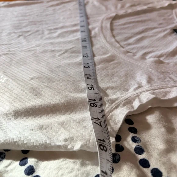 ST. JOHN CAVIAR Paillettes White
Top Sleeveless Sparkle Shirt, M - Picture 7 of 11